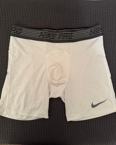 White Large/Extra Large Adult Unisex Nike Compression (Used)