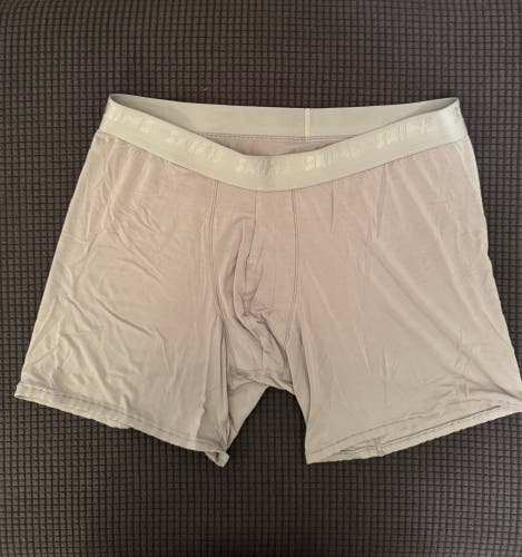 SKIMS Light Gray Large/Extra Large Adult Unisex Compression (Used)