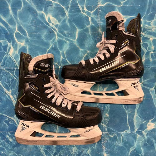 Senior Bauer Supreme M40 Hockey Skates 7.5 (Used)
