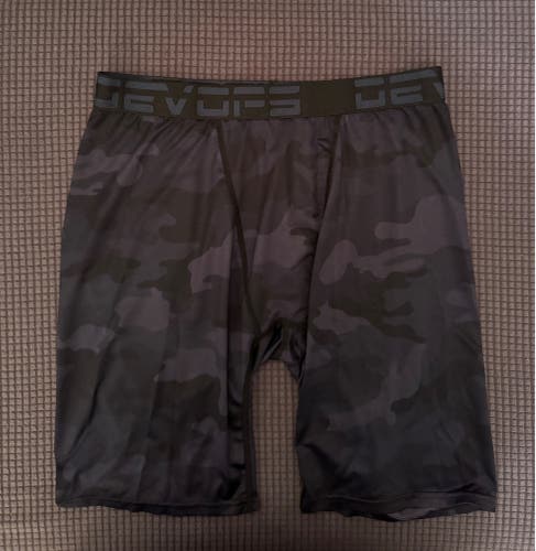 Camo Black Large/Extra Large Adult Unisex Compression (Used)