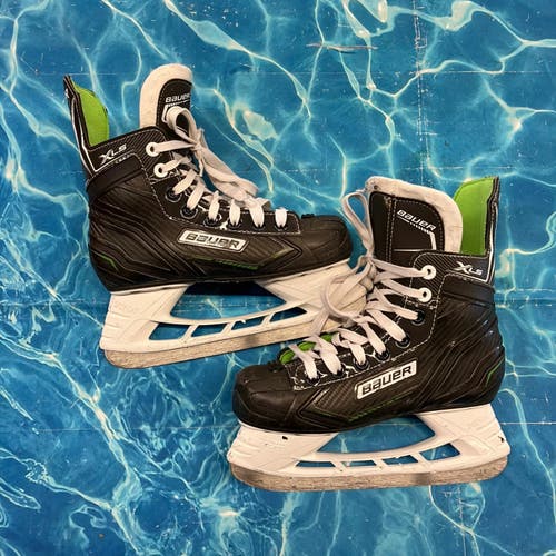 Junior Bauer XLS Hockey Skates Regular Width Size 3 (Used)