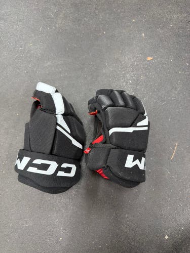CCM Next Gloves 9" (Used)
