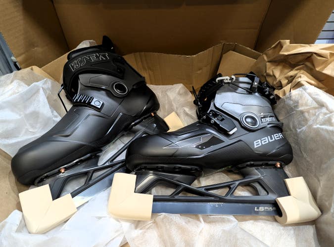 New, NWT, Bauer Konekt 2 Hockey Goalie Skates Intermediate 4.0/D, 5.0/D Regular Width