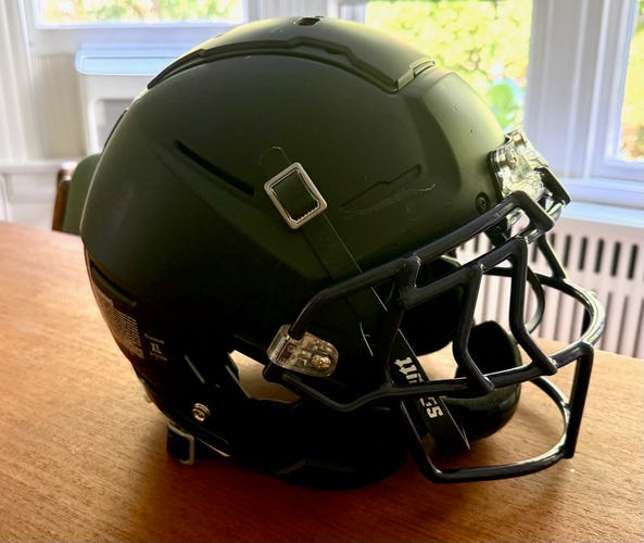 Matte Black Adult Extra Large Schutt F7 VTD Helmet (Used) with Facemask