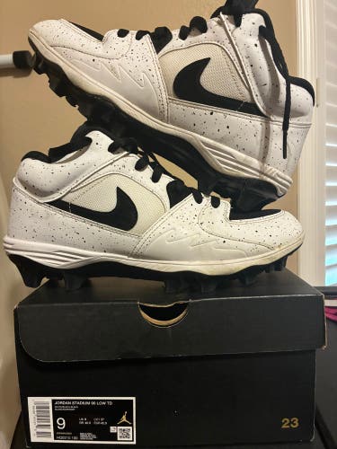 White Men's Size M 9.0 (W 10.0) Air Jordan Low Top Molded Cleats (Used)