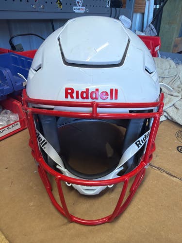 USED RIDDELL FLEX YOUTH HELMET - LARGE - WHITE