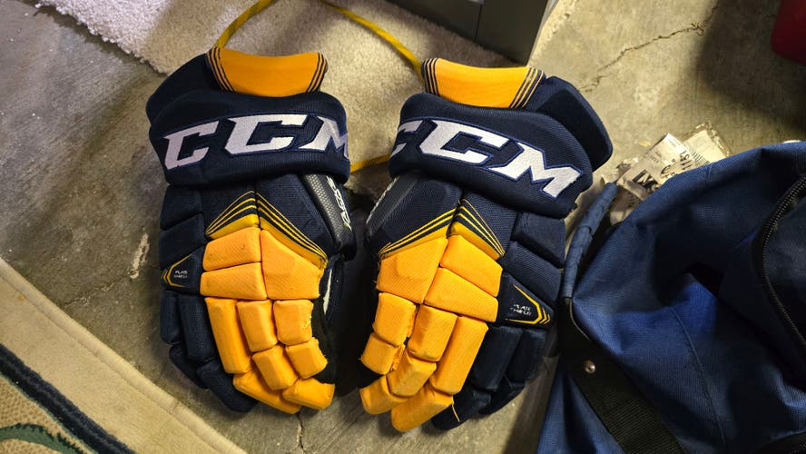 CCM HG7092 Gloves 14" (Used)