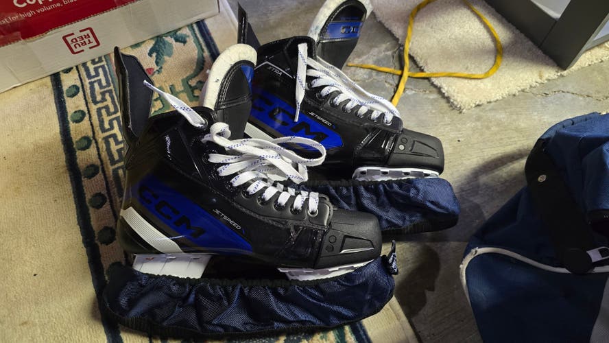 CCM JetSpeed XTRA SE Hockey Skates Wide Width 8.5 (Used)