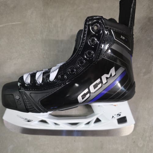 CCM TACKS XR75 Hockey Skates Regular Width Size 5 (New)