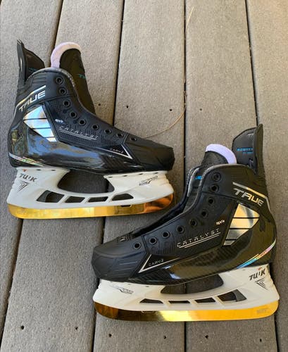 True Catalyst 9X4 Skates 7.5R + Edge Holders, Gold Bladetech Steel, Upgrades *Read Full Description*