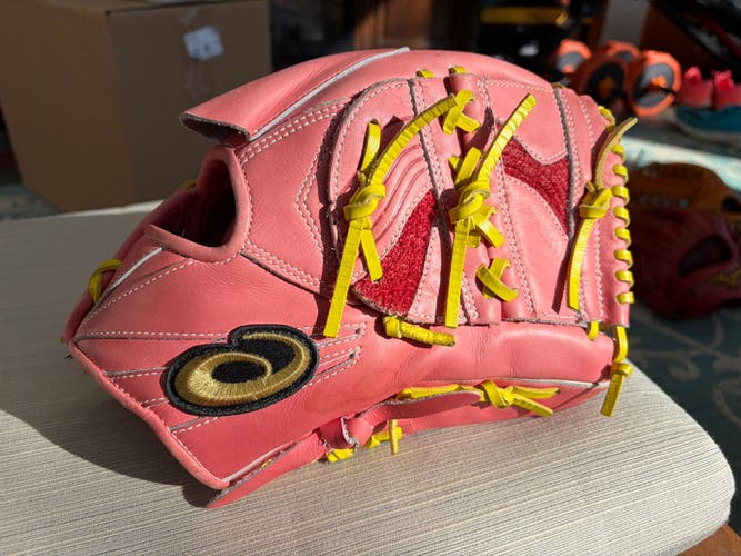 ASICS GOLD STAGE RH Pitcher's Baseball Glove 11.75" (Used)