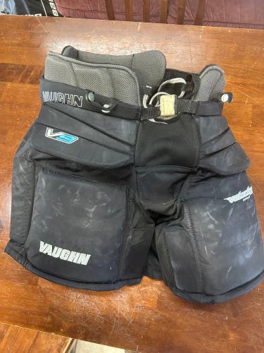 Intermediate Medium Vaughn V9 Hockey Goalie Pants (Used)
