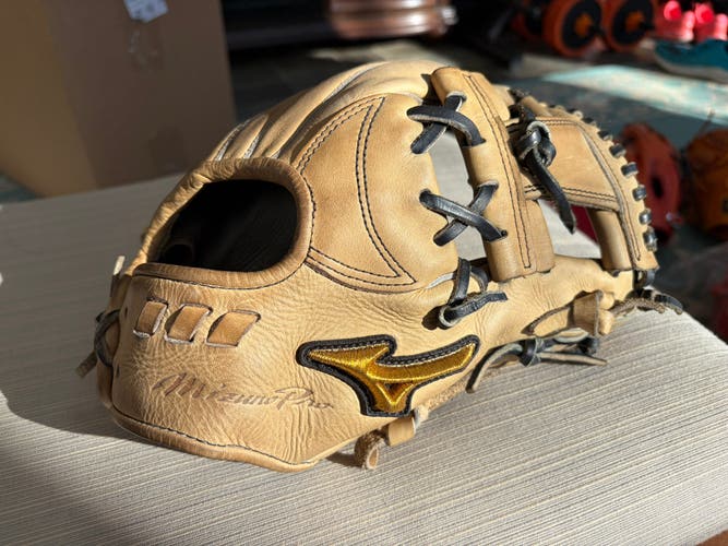 Mizuno Pro RH Infield Baseball Glove 11.75" (Used)