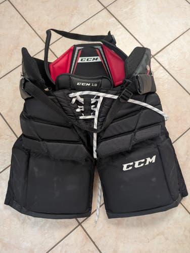 Intermediate Medium CCM Axis 1.9 Hockey Goalie Pants
