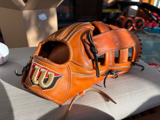 Wilson Staff RH Outfield Baseball Glove 13" (Used)