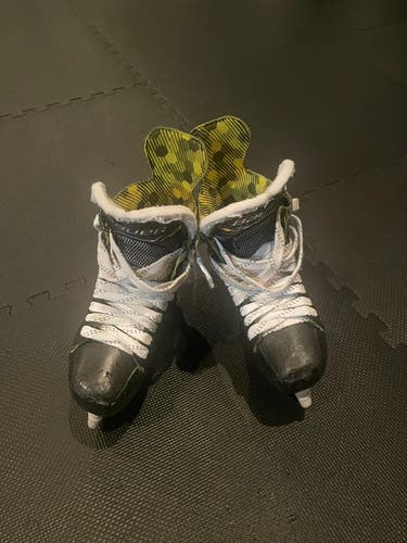 Bauer Supreme M3 Hockey Skates Regular Width Size 6 (Used)