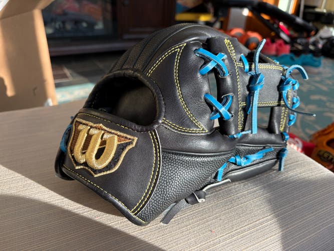 Wilson Staff RH Infield Baseball Glove 11.75" (Used)