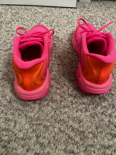 Men's Size M 9.0 (W 10.0) Nike Shoes (Used)