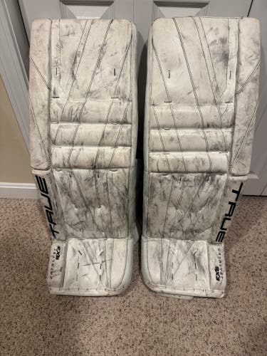 34" 2024 True Catalyst Px3 Regular Goalie pads  (Used)