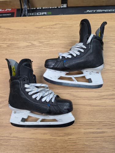 Size 8 Fit 3 Bauer Vapor Hyperlite 2 Hockey Skates Pro Stock 8 (Used)