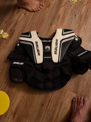 Small/Medium 2012 Bauer Prodigy Goalie Chest Protector (Used)