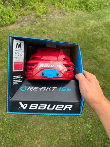 Medium red Bauer Re-Akt 155 Helmet (New)