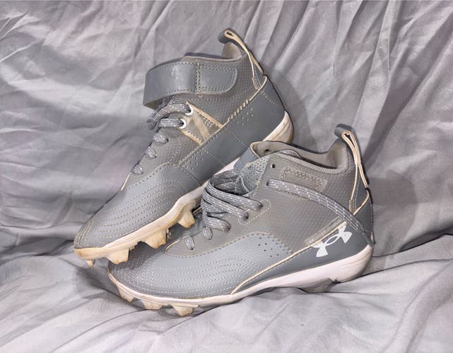 Gray Kid's 2Y (Big Kids / Youth) Under Armour Molded Cleats (Used)