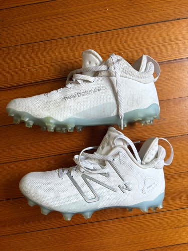 BARELY USED NB FREEZE CLEATS