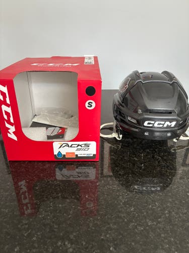 Small CCM Tacks 910 Helmet (Used)