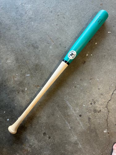 Northwoods Bats M110 Wood Baseball Bat 34 in 31 oz Cupped End