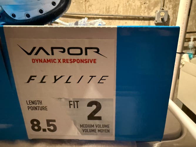 2025 Bauer Vapor Flylite Hockey Skates 8.5 fit 2 (Used)