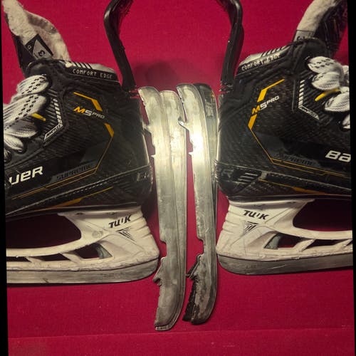 Black/White 2023 Bauer Supreme M5 Pro Hockey Skates Regular Width Size 3 (Used)