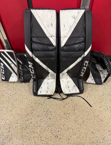 35" 2021 CCM EFlex 5 Regular Goalie Full Set Pro Stock (Used)