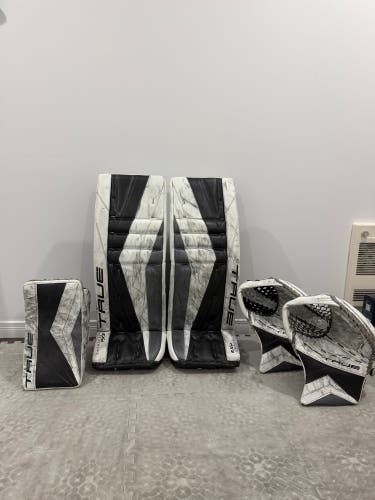 34" Custom True Catalyst Px3 Regular Goalie Full Set Pro Stock Canadian Made