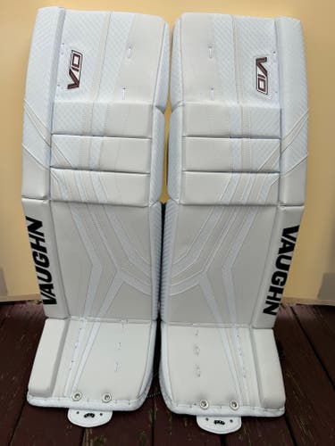 34" Vaughn V10 Goalie Leg Pads Pro Senior (New)