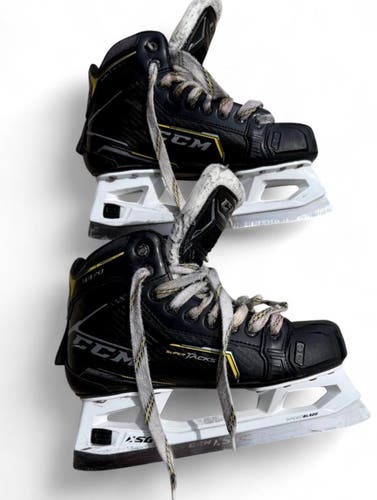 2020 CCM Super Tacks 9370 Hockey Goalie Skates Size 5 (Used)