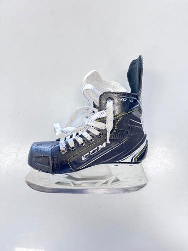 Used CCM 9040 TACKS Youth Hockey Skate Youth 13.0 11860-S000316336