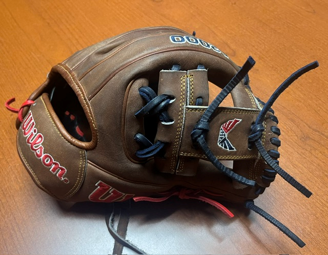 Wilson A2000 1975 Volition America 11.75in