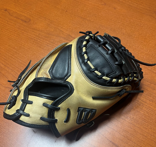 Wilson A2K M23 catchers mitt