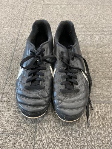 Used Nike SOCCER CLEATS Soccer Cleats Black Junior 03.5 11614-S000244663