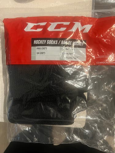 NWT CCM Junior Black Hockey Basic Knit Socks (20”) Unisex