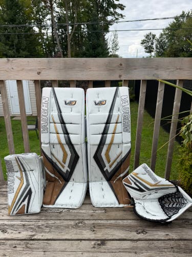 33" 2025 Vaughn Velocity VX1 Pro Carbon Regular Goalie Full Set (Used)