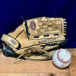 2005 Easton Black Magic Series RH Infield Baseball Glove 11" (Used)