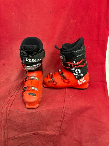 Ski boots: Rossignol Evo downhill ski boots
Size: 27.5 ( grip lock)
Boot length: 318mm