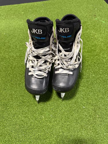 True Custom Pro Hockey Goalie Skates Regular Width 10.5 (Used)
