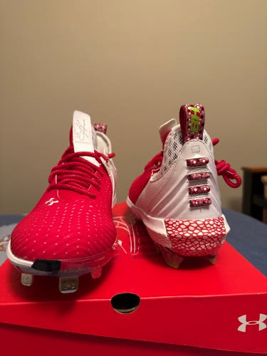 Red Men's Size M 10.5 (W 11.5) Adult Under Armour Bryce harper Low Top Metal (New)