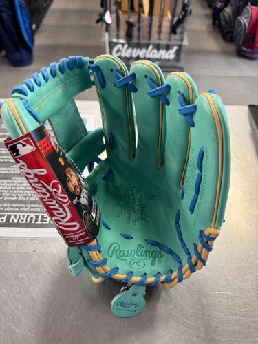 BRAND NEW!!! 2026 Rawlings Heart of the Hide 11.75" Baseball Glove PROR2175-2M