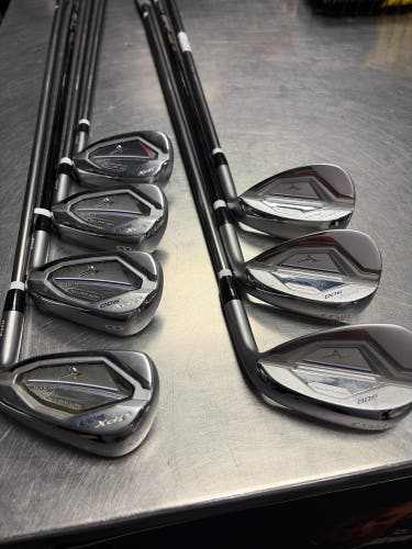 Mizuno JPX 900 Hot Metal Right Handed Iron Set