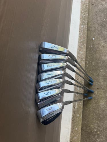 Women's Right Handed Iron Set (Used)