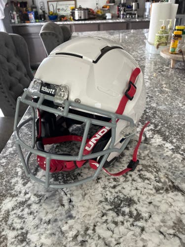 White Youth Medium Schutt F7 Helmet (Used)